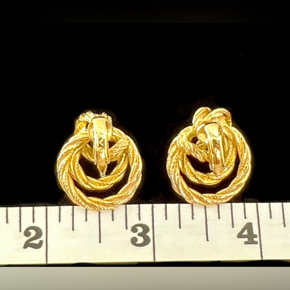 Avon Rope Knot Gold Tone Clip On Earrings - Picture 3 of 5